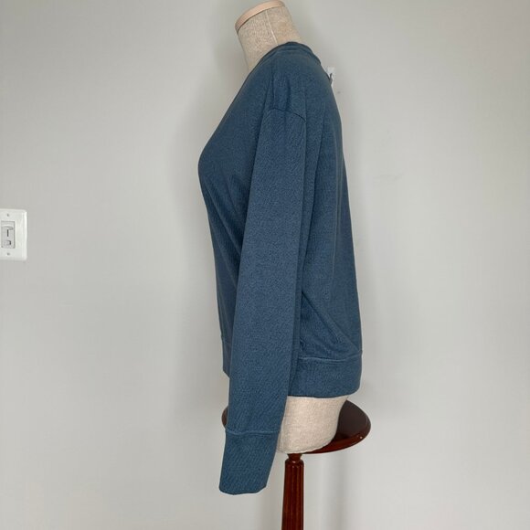 UGG Women's Sweatshirt Soft Blue Crew Neck Size Medium - Picture 4 of 6